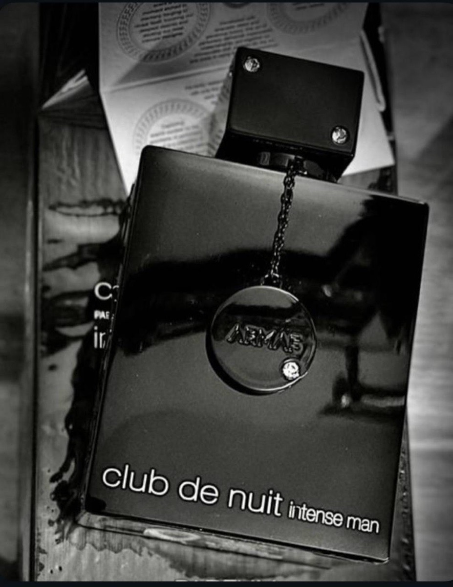 Club de nuit intense man